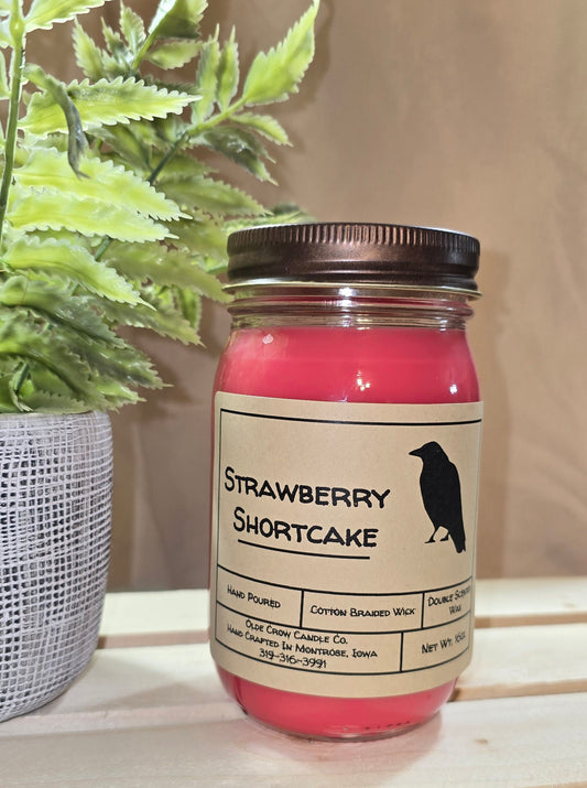 16oz Strawberry Shortcake candle